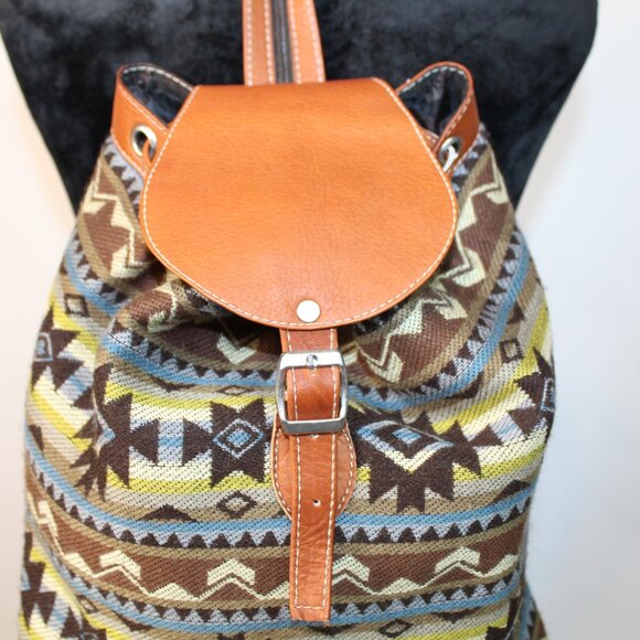 Yacon Handcrafted Wool and Faux Leather Backpack - Picture 16 of 16